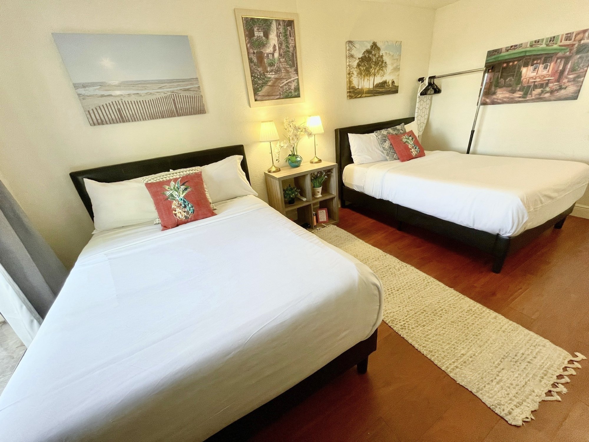 LakeFront Villa bedroom