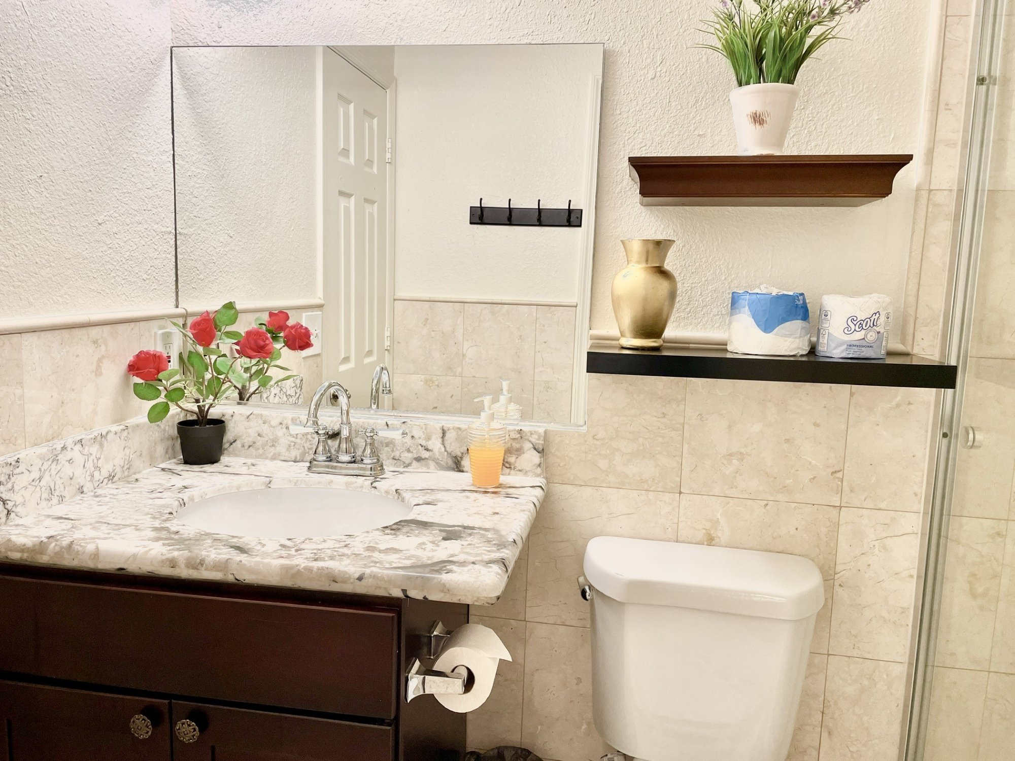 LakeFront Villa photo 8